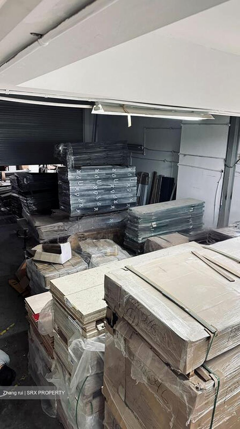 E9 Premium (D27), Factory #468155431